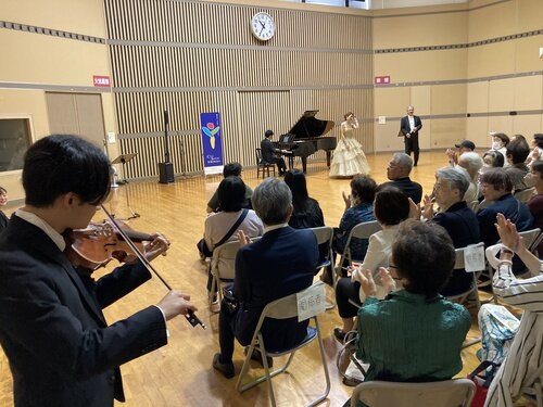 https://cs-yokosuka.com/topartists/images/IMG_6225.jpg